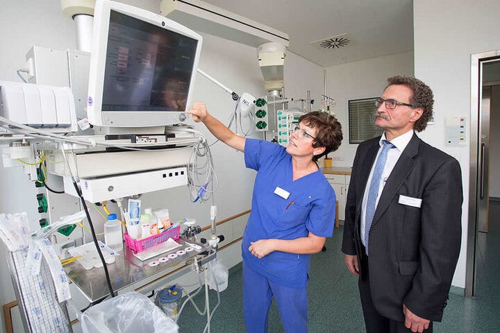Anke Rudolph (50) und Stephan Lazarides auf der Intensivstation.