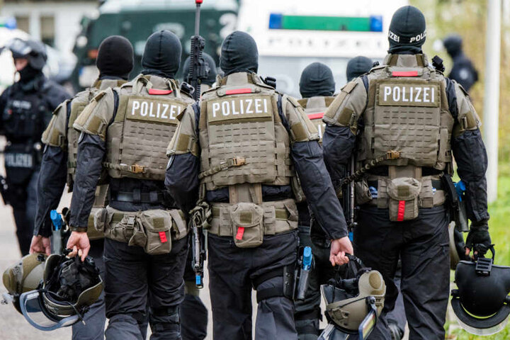 Bei Anti-Terror-Übungen probt die Polizei schwer bewaffnet den Ernstfall.
