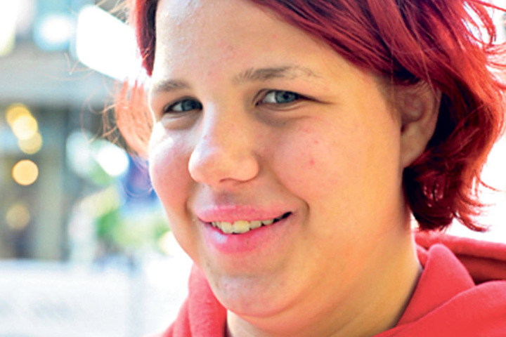 Hanna
Strauß
(18), Studienanfängerin
aus
Chemnitz,
wählt zum
ersten Mal:
„Mir ist es
wichtig,
mitzuentscheiden wer regiert.
Meine Stimme bekommt Die
Linke.“
