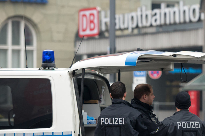 Die Polizei musste am Hauptbahnhof in München einen 32 Jahre alten Mann überwältigen. (Symbolbild)