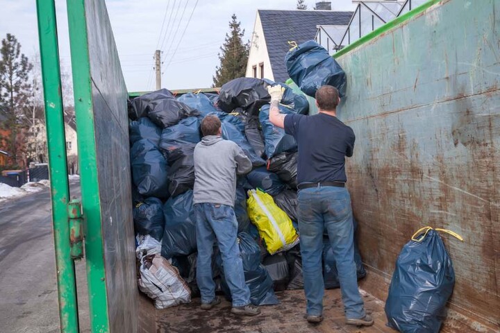 Hunderte Säcke müssen in die Spezialverbrennung.