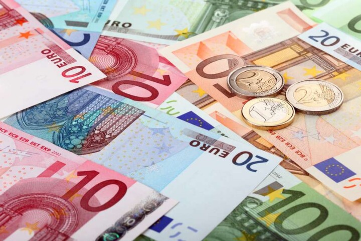 Der Mann hat 6,8 Millionen Euro veruntreut. (Symbolbild)