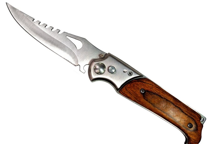 Mit einem Butterfly-Messer soll der Angeklagte einen 52-Jährigen lebensgefährlich verletzt haben (Symbolbild).