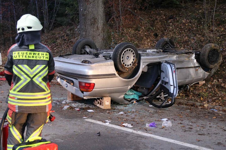 Die beiden BMW-Insassen erlitten mittelschwere Verletzungen.