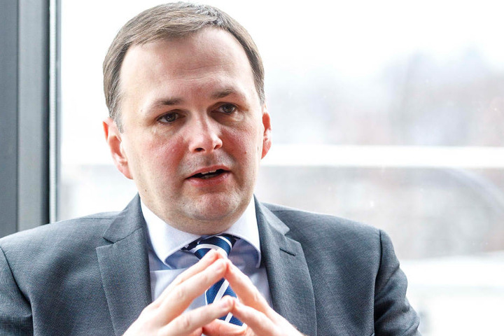 Linke-Chef André Schollbach (38).