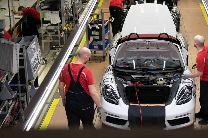 Der Stuttgarter Sportwagenbauer muss 535 Millionen Euro Bußgeld bezahlen.