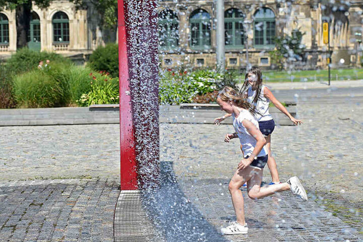 Für Wasserspiele gibt es in der kommenden Woche nochmal die richtigen Temperaturen.