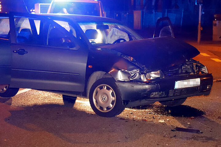 Eine Person wurde bei dem Unfall verletzt.