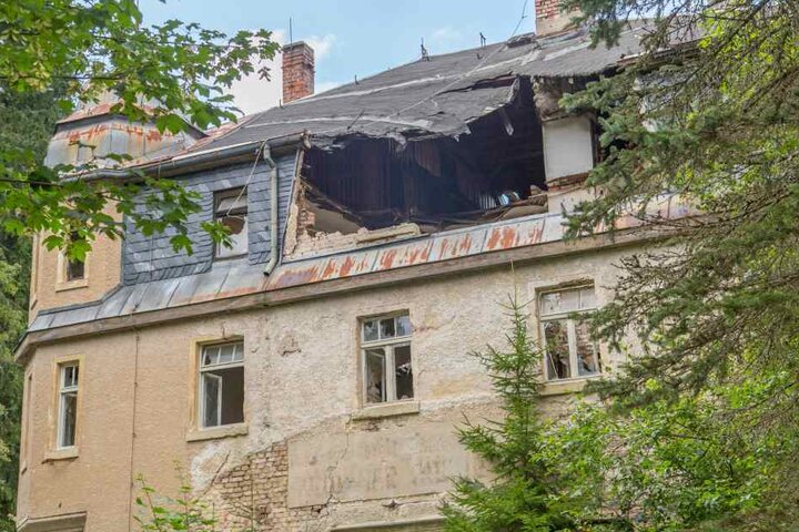 Der Zahn der Zeit hat stark an dem historischen Gebäude aus dem Jahr 1655 genagt.