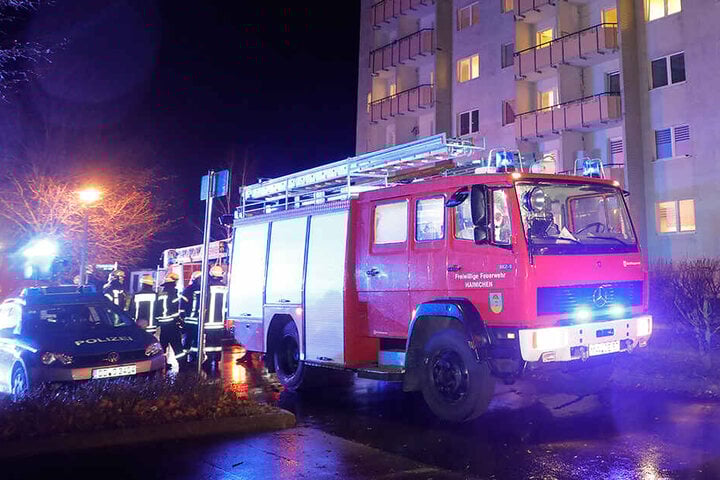 Beim Eintreffen der Feuerwehr stand die Wohnung bereits in Vollbrand.