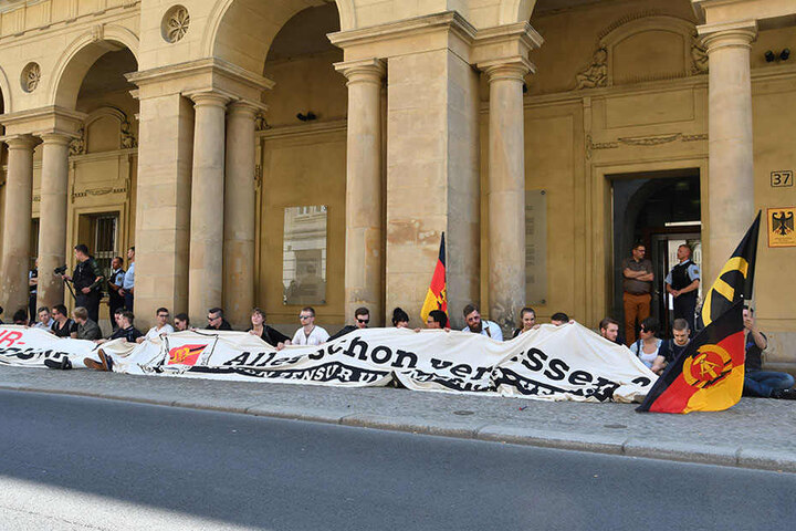 Am 19.05.2017 demonstrierten Anhänger der rechten "Identitären Bewegung" vor dem Bundesjustizministerium in Berlin gegen Ressortchef Heiko Mass (50, SPD) und das sogenannte "Netzwerkdurchsetzungsgesetz".