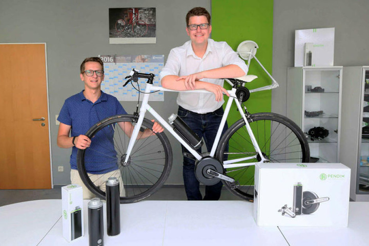 Gut gelaunte Pendix-Bosse: Mit der Firma von Christian Hennig (35, links) und Thomas Herzog (32) geht es weiter steil bergauf.