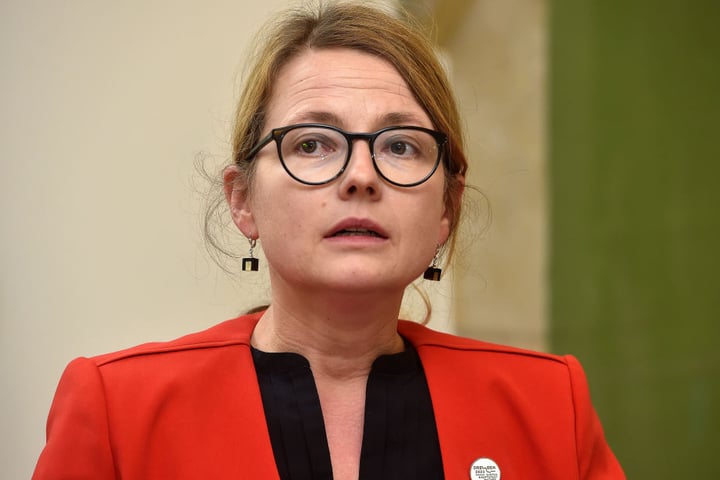 Annekatrin Klepsch (40, Die Linke) ist die zuständige Bürgermeisterin für Kultur und Tourismus. Die Stadt fordert den Wiederaufbau.