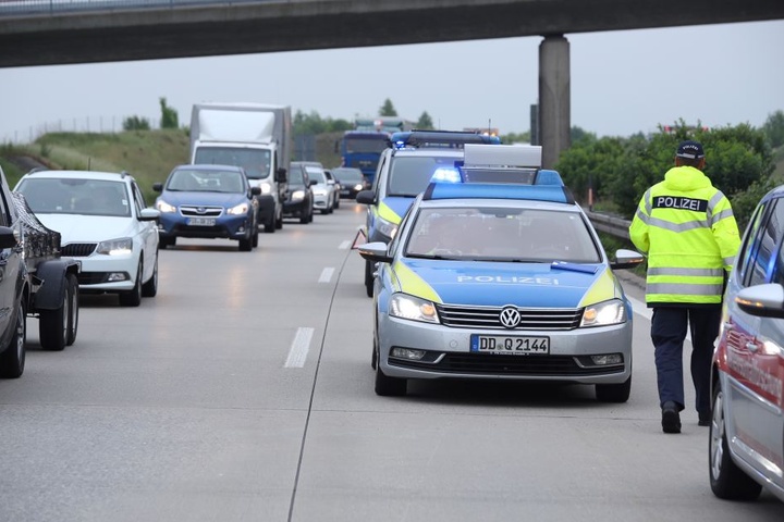 Es bildete sich Stau, während der Unfallaufnahme.