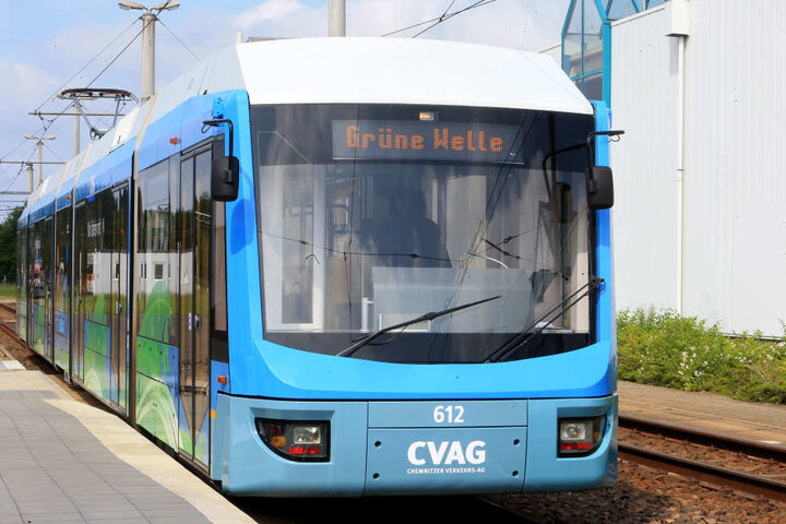 Die "Grüne Welle Bahn" rollt nur noch mit sauberem Strom durch Chemnitz.