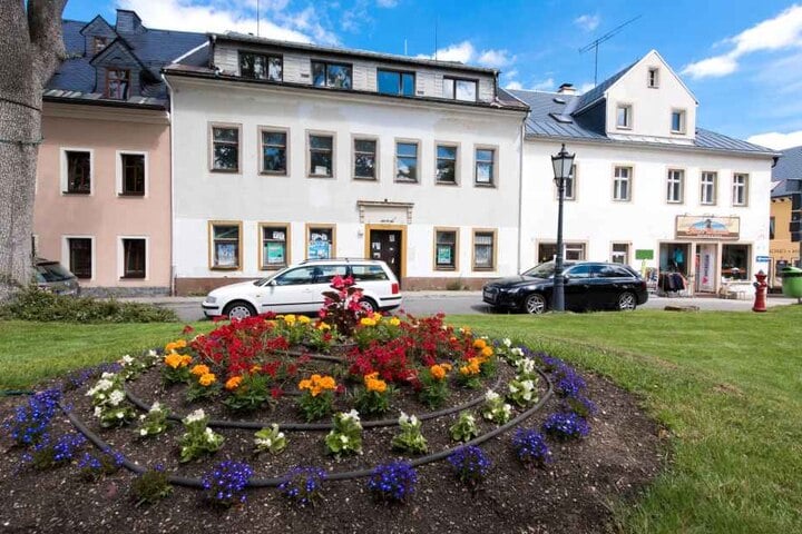 Das verfallene Gebäude am Markt 11 soll die neue Gebetsstätte für die schiitische Gemeinde von Frankfurt werden.