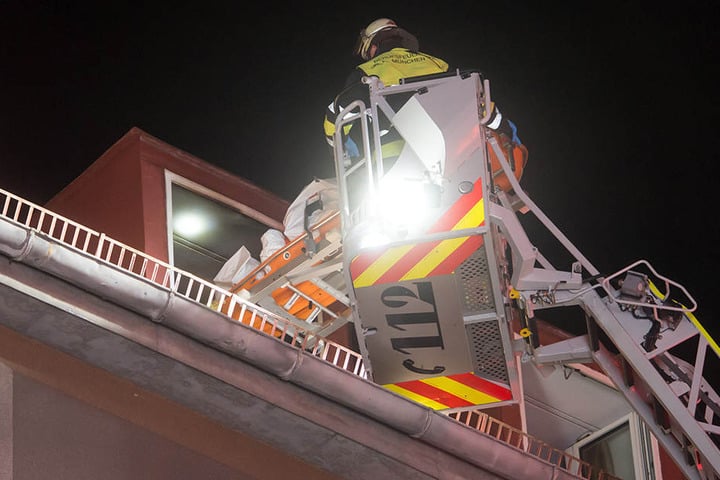 Die Feuerwehr kämpfte mehrere Stunden gegen die Flammen.