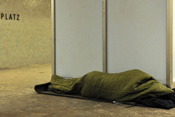 In Berlin haben zwei U-Bahnhöfe nachts für Obdachlose geöffnet.