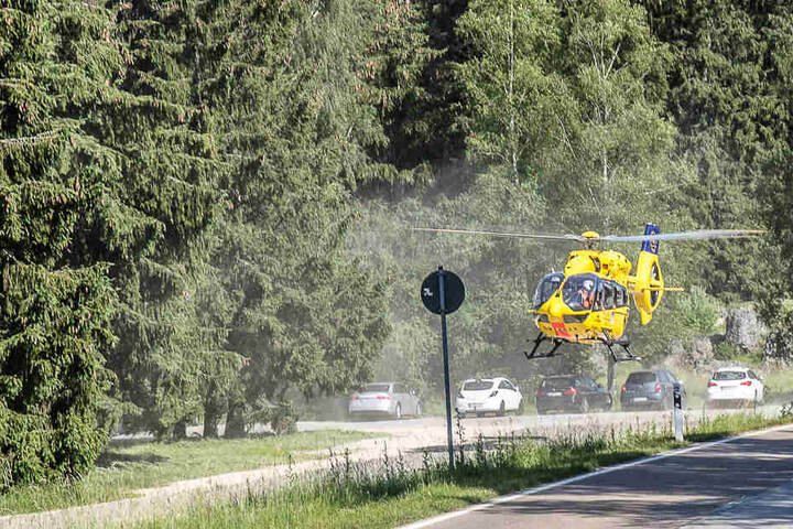 Auch ein Rettungshubschrauber war im Einsatz, doch für den Mann kam jede Hilfe zu spät.