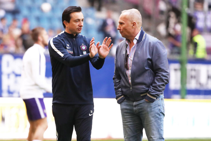 FCE-Boss Helge Leonhardt (r.) versucht, die Wünsche von Trainer Daniel Meyer zu erfüllen.