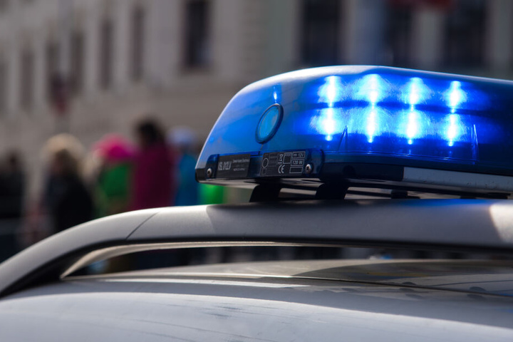 Die Polizei fahndet nach den unbekannten Porsche-Dieben.