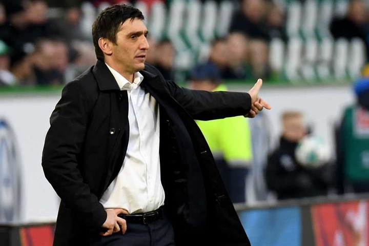 Tayfun Korkut stand zum ersten Mal für den VfB Stuttgart als Cheftrainer an der Seitenlinie.