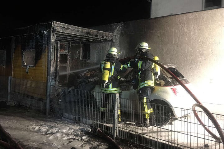 Es dauerte dreieinhalb Stunden, bis der Einsatz beendet war.