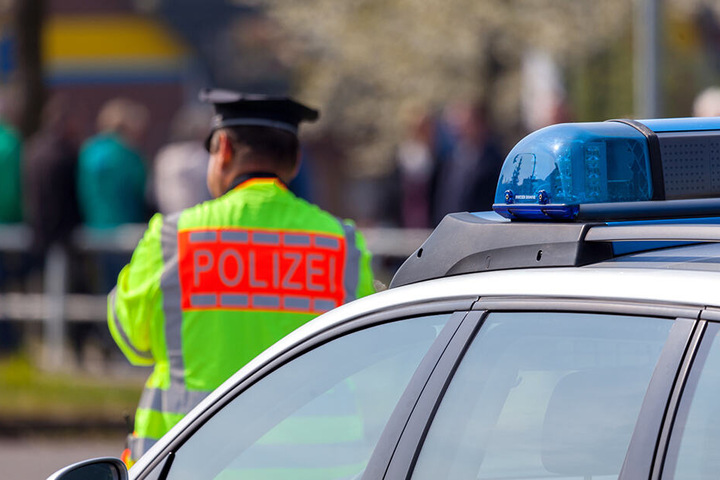 Wegen Verstoßes gegen das Waffengesetz wird gegen den 51-Jährigen ermittelt.