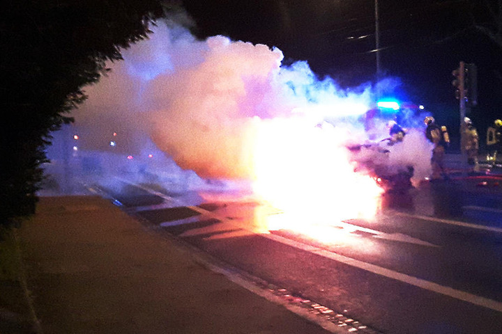 Der Wagen brannte wortwörtlich lichterloh.