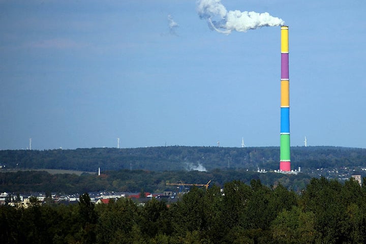 Der „Lange Lulatsch“ des HKW Nord in Chemnitz ist mit reichlich 301 Meter das
höchste Bauwerk Sachsens.