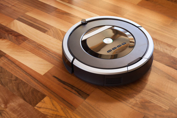Ein Staubsauger-Roboter löste einen Polizeieinsatz aus. (Symbolbild)