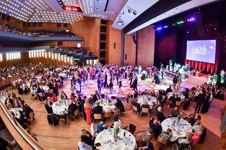 Rund 800 Gäste verfolgten die Tanzgala in der Chemnitzer Stadthalle.