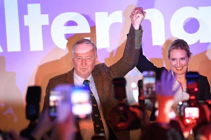 Alice Weidel und Alexander Gauland feiern das Wahlergebnis der AfD.
