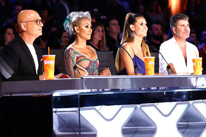 Die Juroren von America's Got Talent: Howie Mandel, Melanie B., Heidi Klum und Simon Cowell (von links nach rechts).