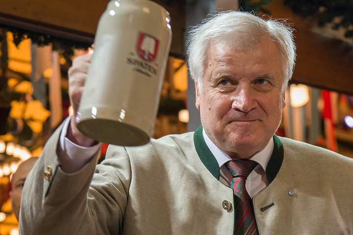 Der bayerische Ministerpräsident Horst Seehofer (CSU) sorgt für mächtig Stimmung im Unions-Lager.
