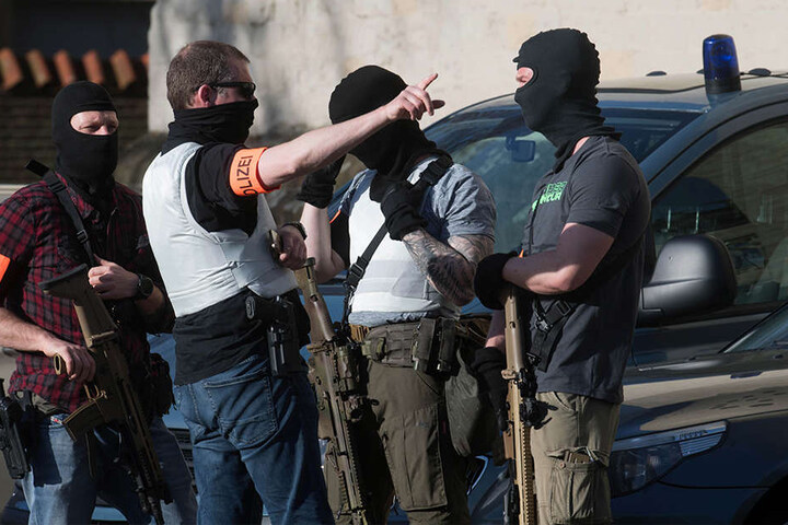 Spezialeinsatzkräfte der Polizei sind in der Innenstadt von Münster im Einsatz.