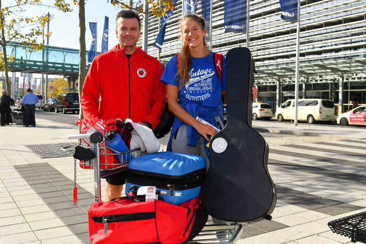 Cheftrainer Alexander Waibl holte Brie höchstpersönlich am Flughafen ab.