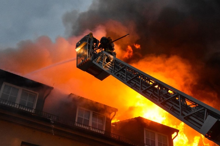 Acht Menschen waren in dem Haus, als das Feuer ausbrach.