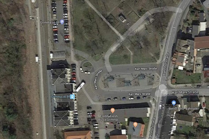 Tatort war der Bahnhofsvorplatz in Grimma.