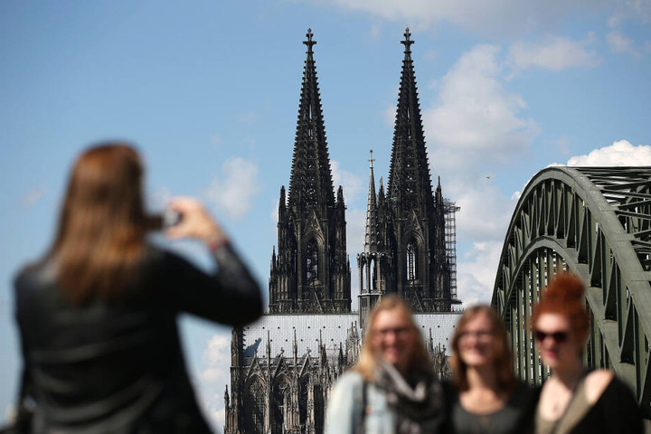 Gesichter und Kennzeichen sollen laut Stadt Köln auf den Fotos verpixelt werden. (Symbolbild)