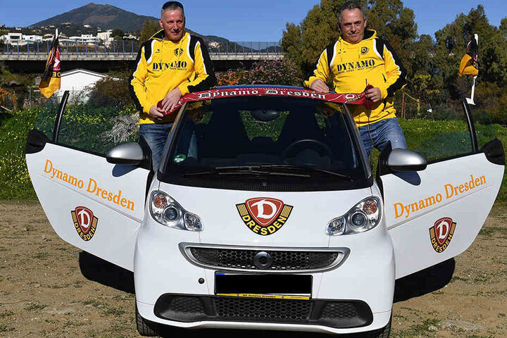 Fernando (54) und Norbert (48) Hayn kamen aus dem Ruhrgebiet mit dem Auto nach Spanien.