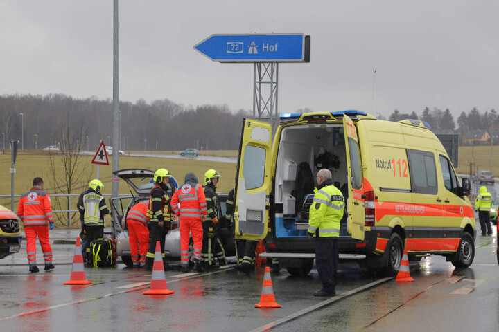 Zwei Verletzte gab es bei dem Unfall an der Anschlussstelle zur A72.