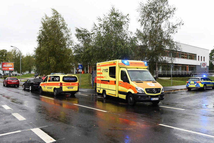 Rettungsdienst und Polizei eilten schnell zur Unfallstelle.
