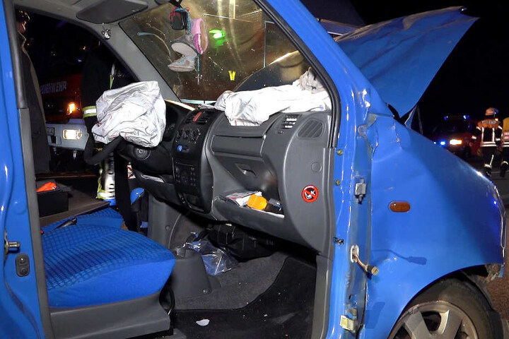 Auch ein Van war anscheinend an dem Crash beteiligt.
