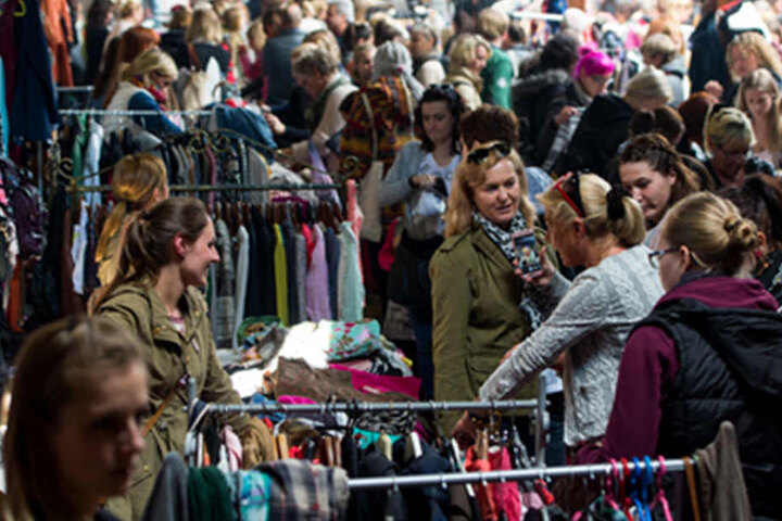 Achtung! Auf diesem Flohmarkt gibt's nur Kram für die Ladies. (Symbolbild)