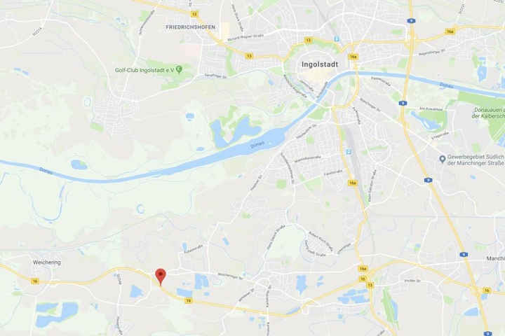 Auf der Bundesstraße 16 ist es in Bayern zu einem tödlichen Verkehrsunfall gekommen.