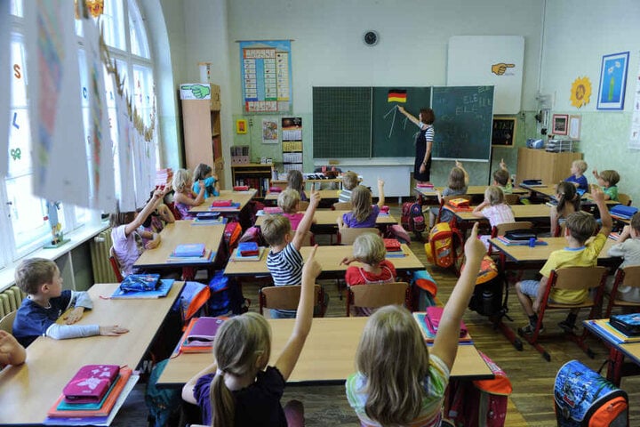 Der Unterricht an sächsischen Schulen sorgt seit Monaten für Dauerzoff zwischen Eltern,Lehrern und Politikern.
