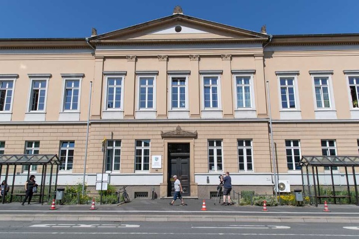 Vor dem Detmolder Landgericht muss sich das Ehepaar demnächst verantworten.