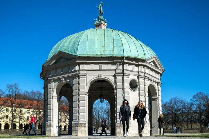In München und Bayern dürfen sich die Menschen über ein sonniges Wochenende freuen.