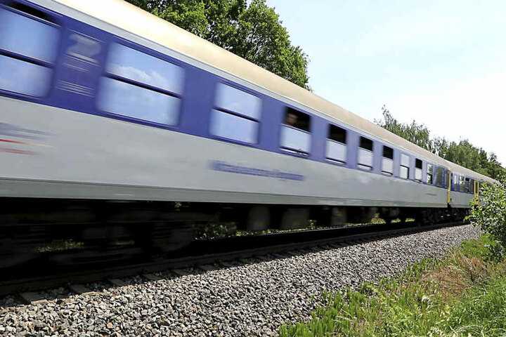 Bis zum 6. Mai wird auf der Strecke gebaut, teilte die MRB mit. (Symbolbild)